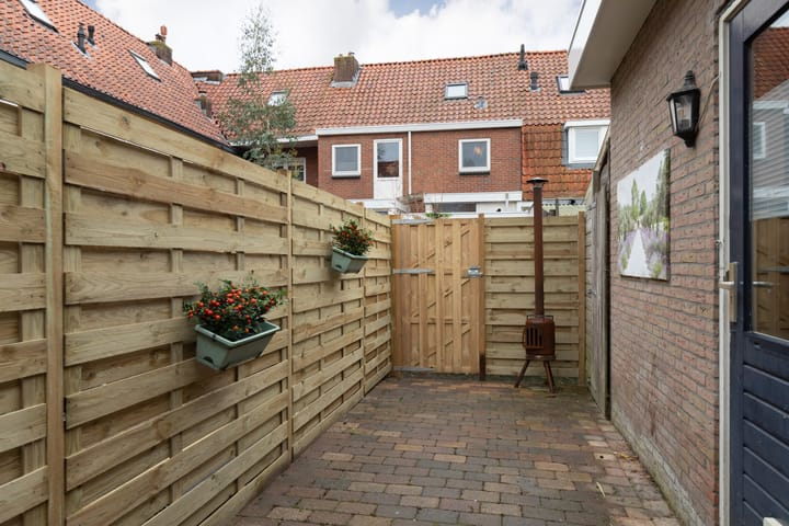 Photo 31 of Wassenberghstraat 18