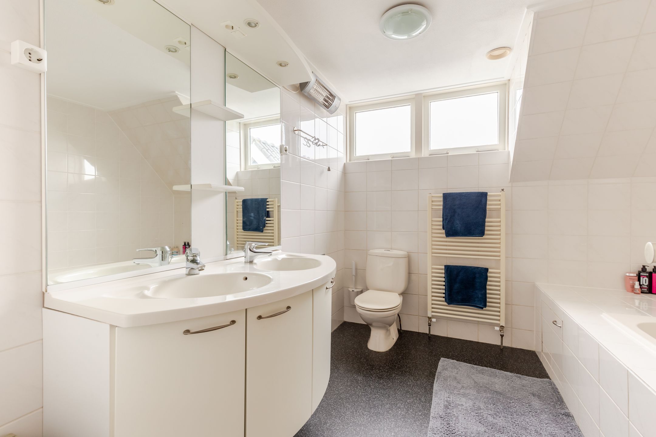 Photo 24 of Schipholdijk 261