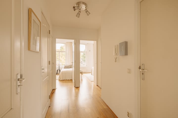 Photo 8 of Marnixstraat 79-B