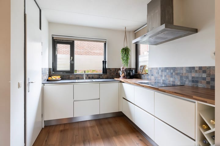 Foto 15 van Kometenstraat 46