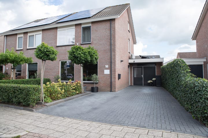 Photo 2 of Hoefblad 10