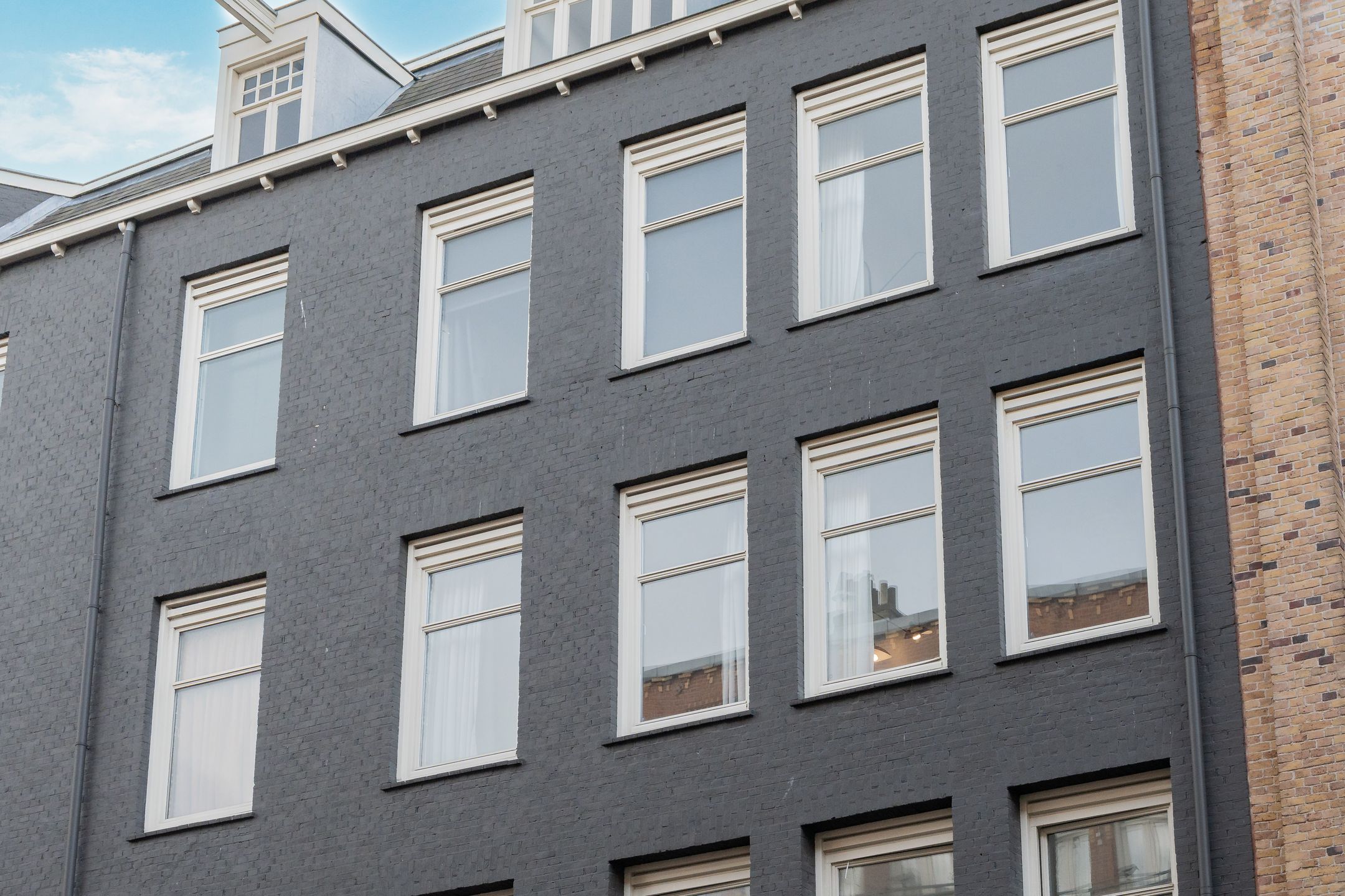 Photo 6 of Jan van Riebeekstraat 3-2
