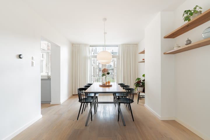 Photo 11 of Jan van Riebeekstraat 3-2