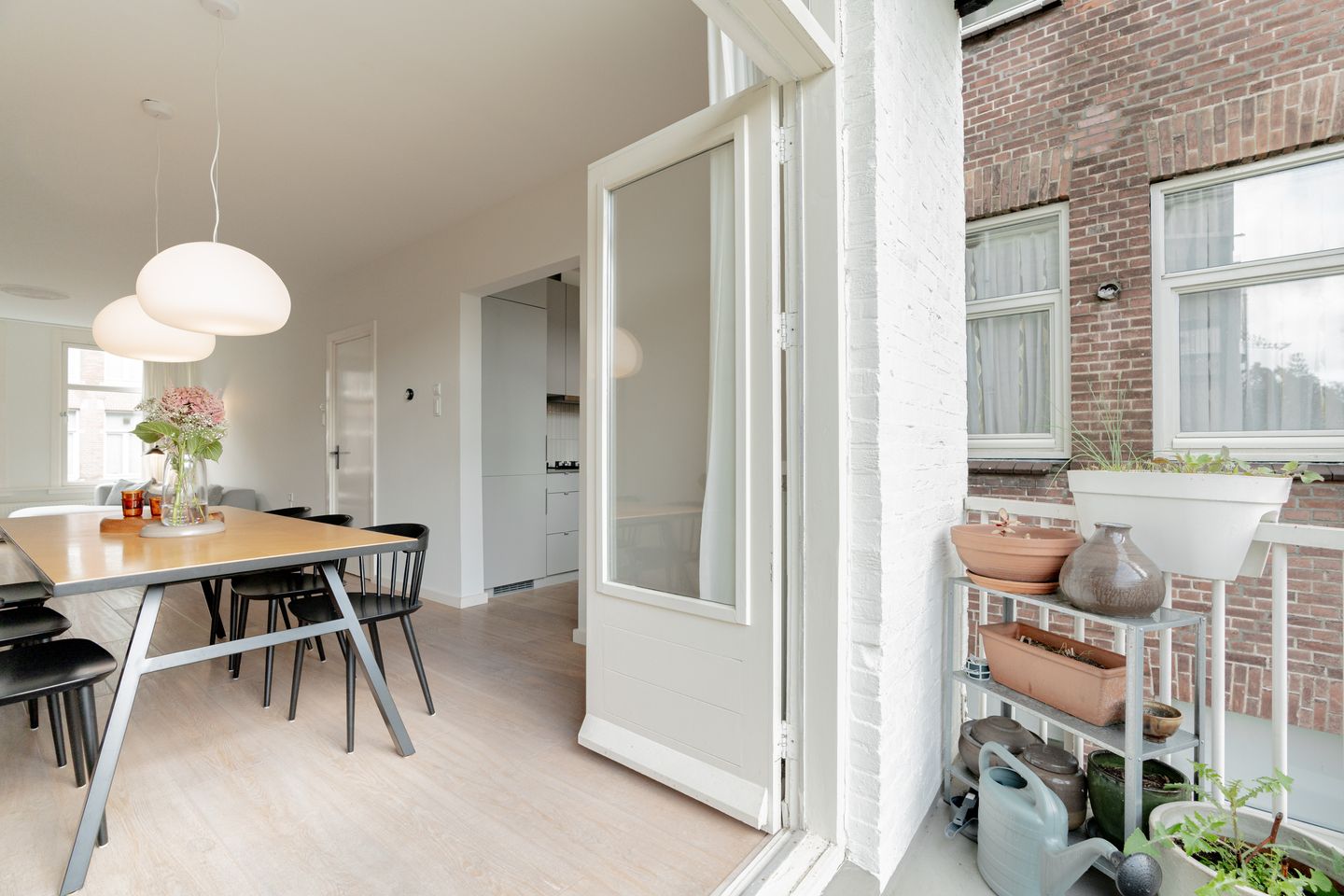 Photo 19 of Jan van Riebeekstraat 3-2
