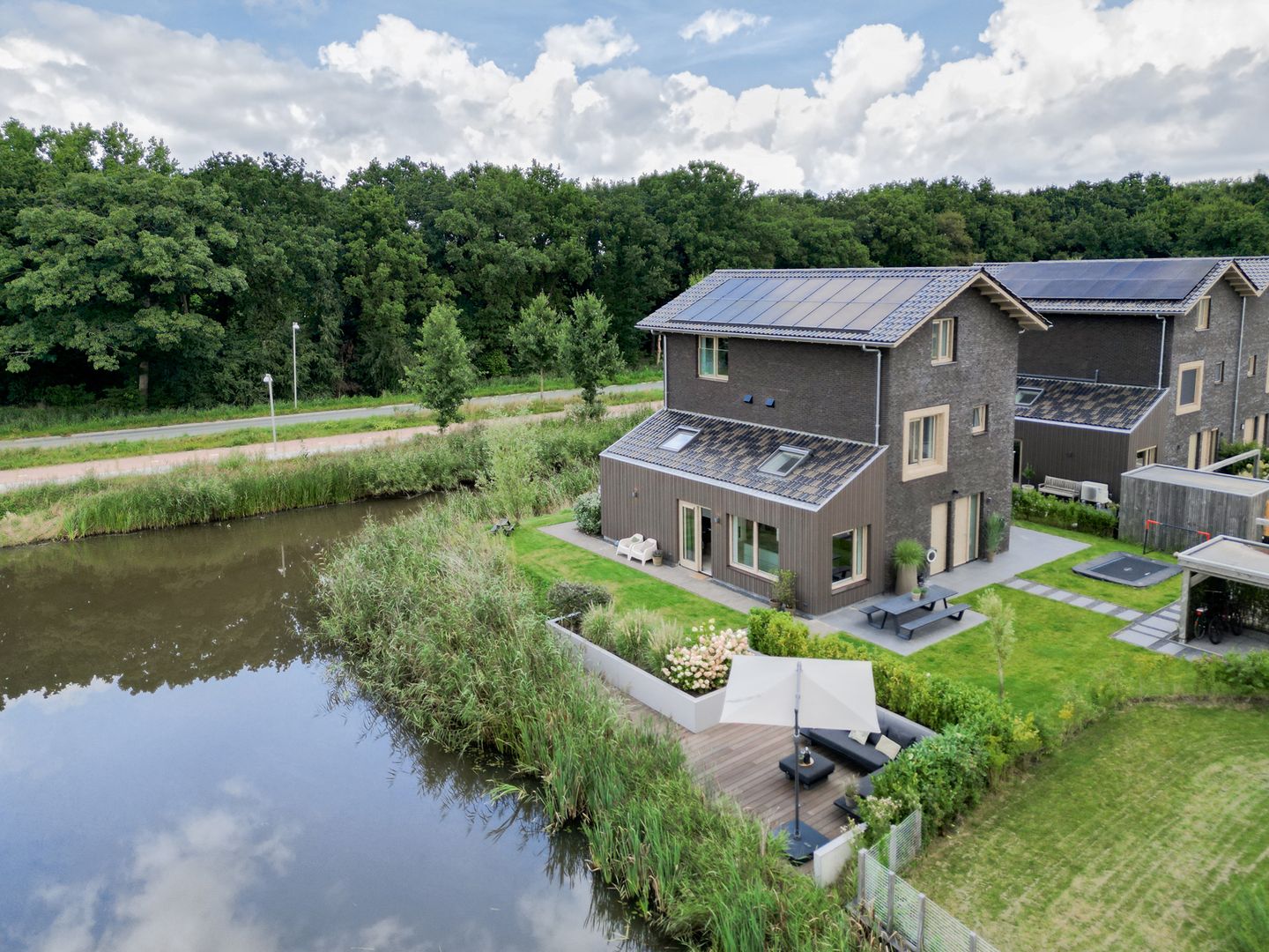 Foto 1 van De Beekjuffer 11