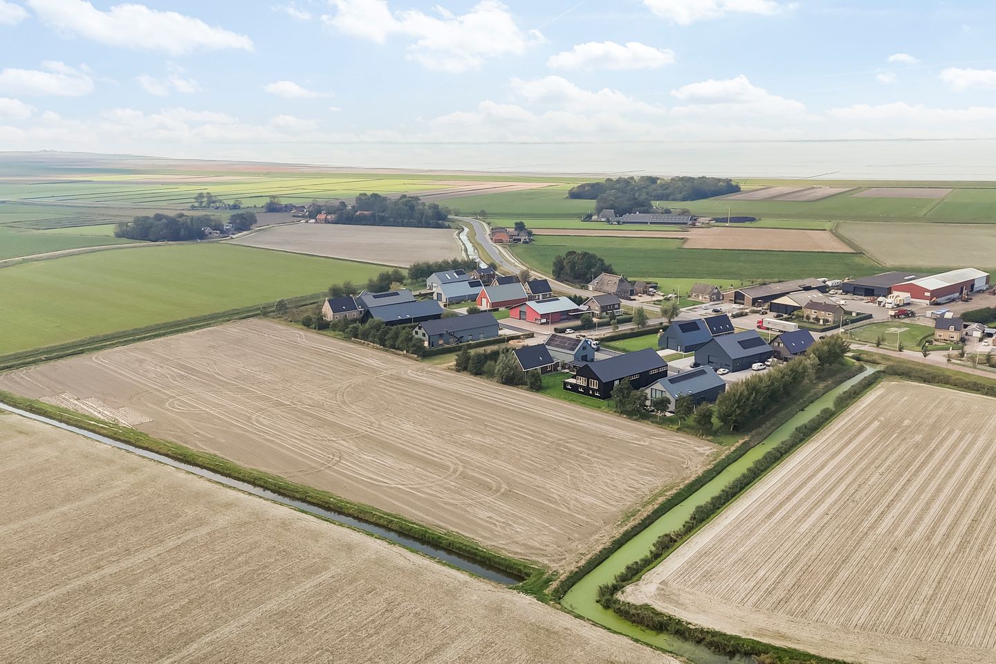 View photo 2 of De Streng 5-A