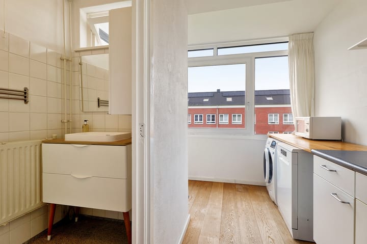 Photo 4 of Dirk Bonsstraat 20-3