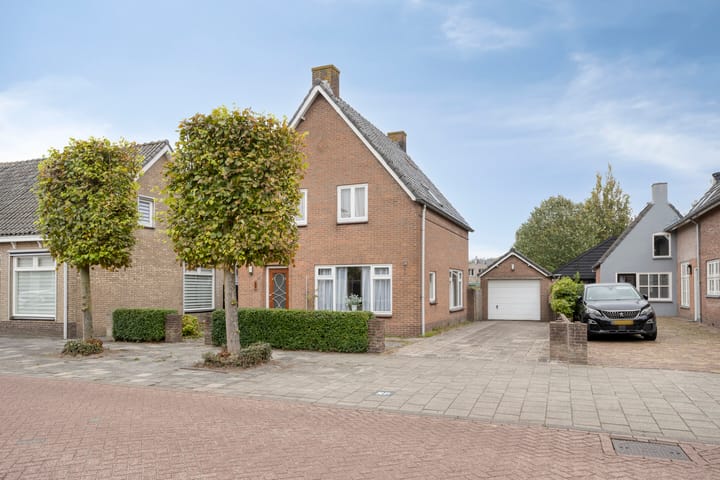 Photo 1 of Nieuwelaan 15