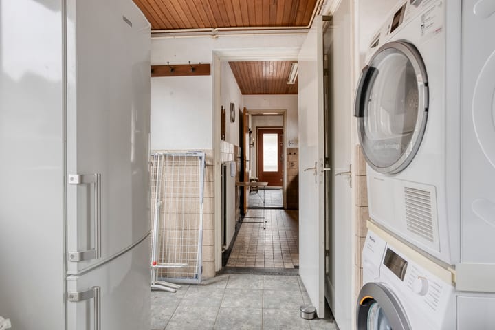 Photo 13 of Nieuwelaan 15