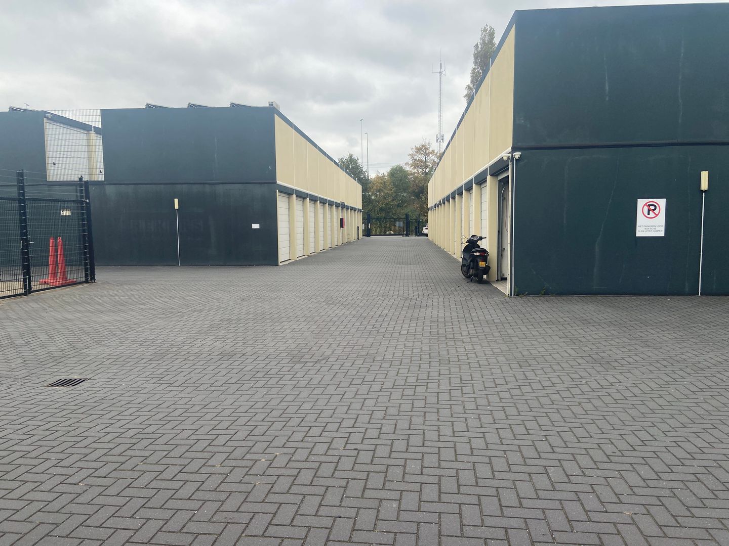 Bekijk foto 4 van Spoorlaan 5-C68