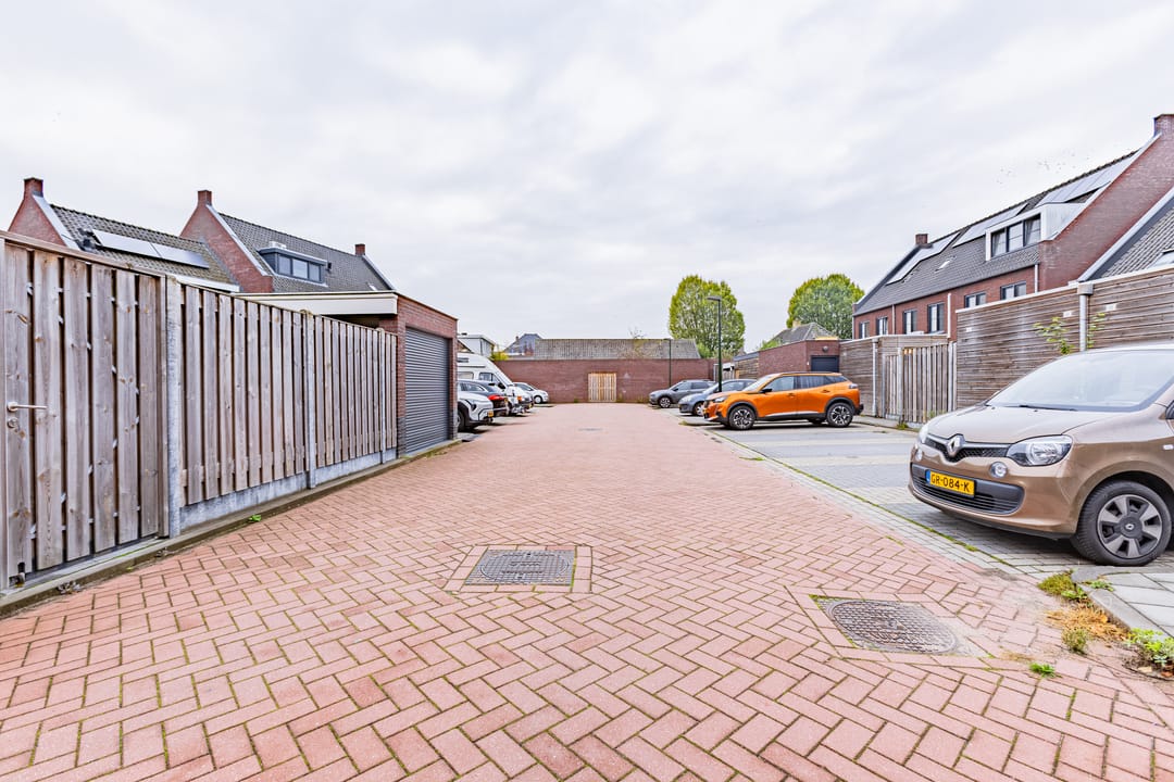 Photo 38 of Janus Rooijakkersstraat 15