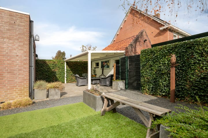 Foto 30 van Julianalaan 17