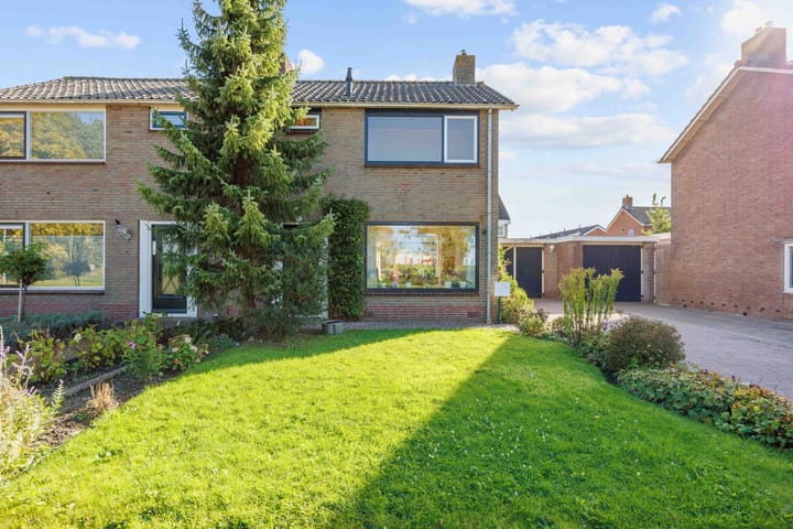 Photo 38 of Farmsumerzijl 15