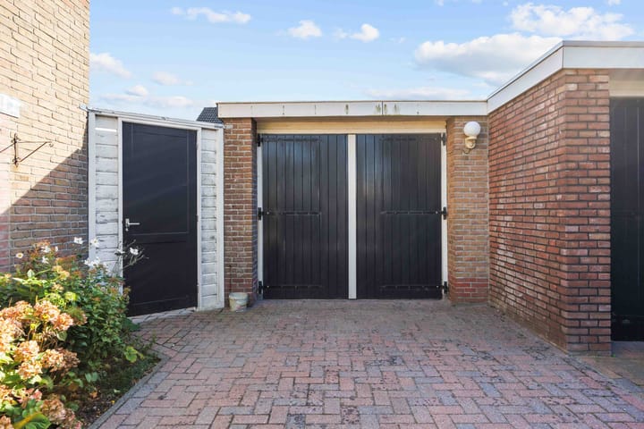 Photo 36 of Farmsumerzijl 15