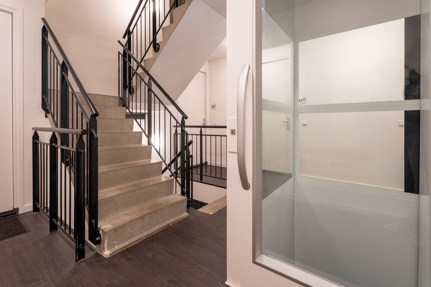 Photo 10 of Bisschop Zwijsenstraat 45-05