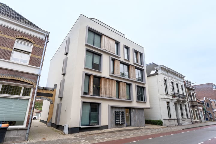 Foto 15 van Bisschop Zwijsenstraat 45-05