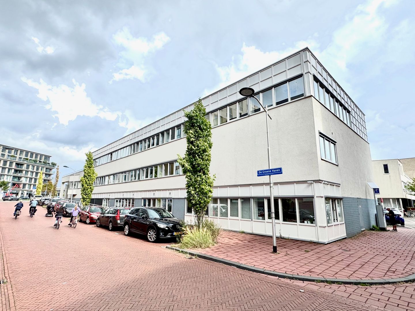 Bekijk foto 3 van Crommelinplein 1