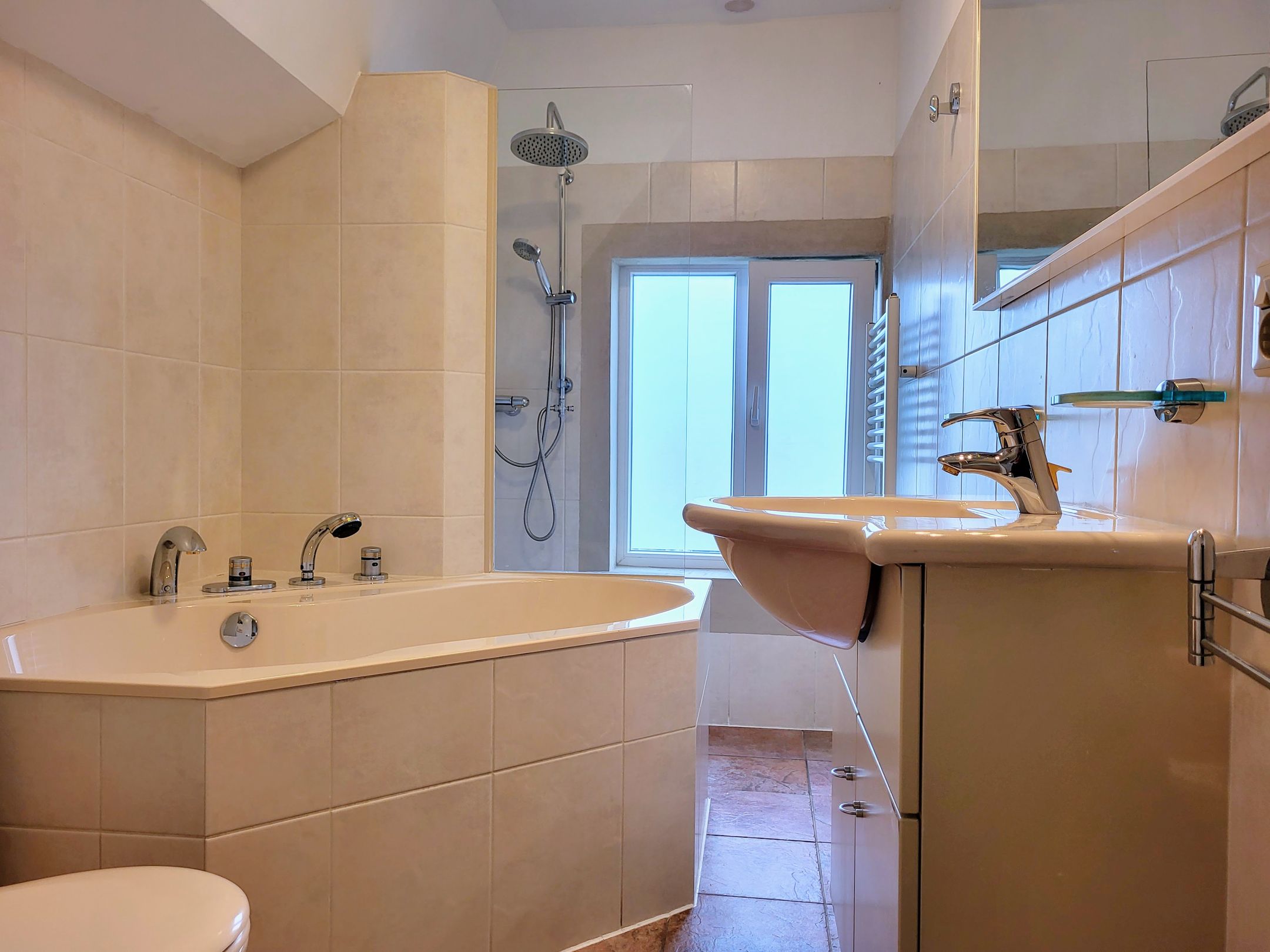 Foto 21 van Aalsmeerderweg 211