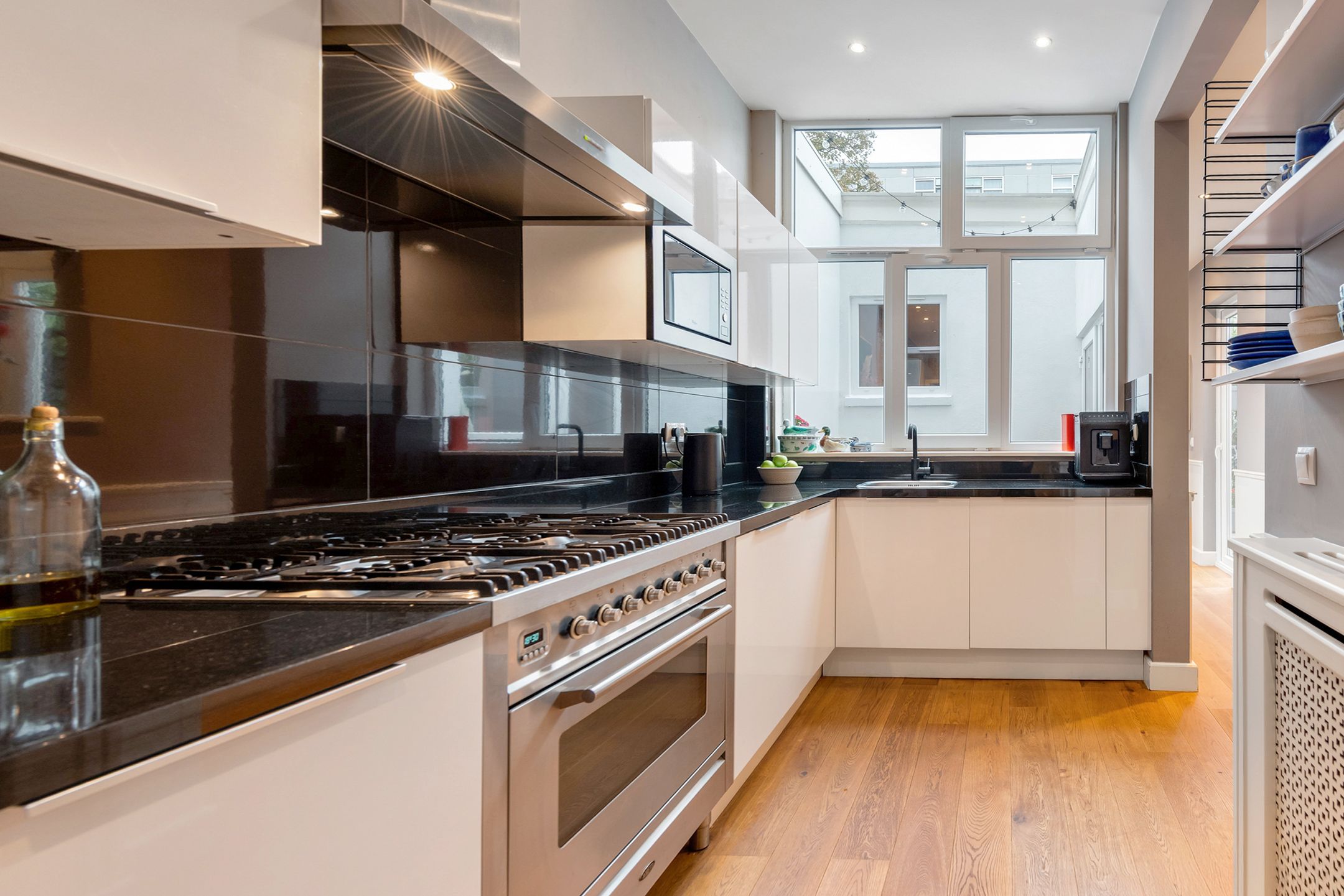 Photo 15 of Loosduinsekade 30