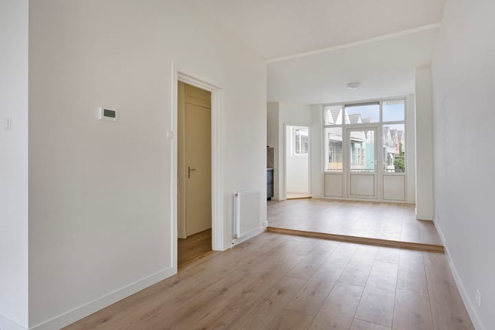 Photo 2 of Benthuizerstraat 32-A