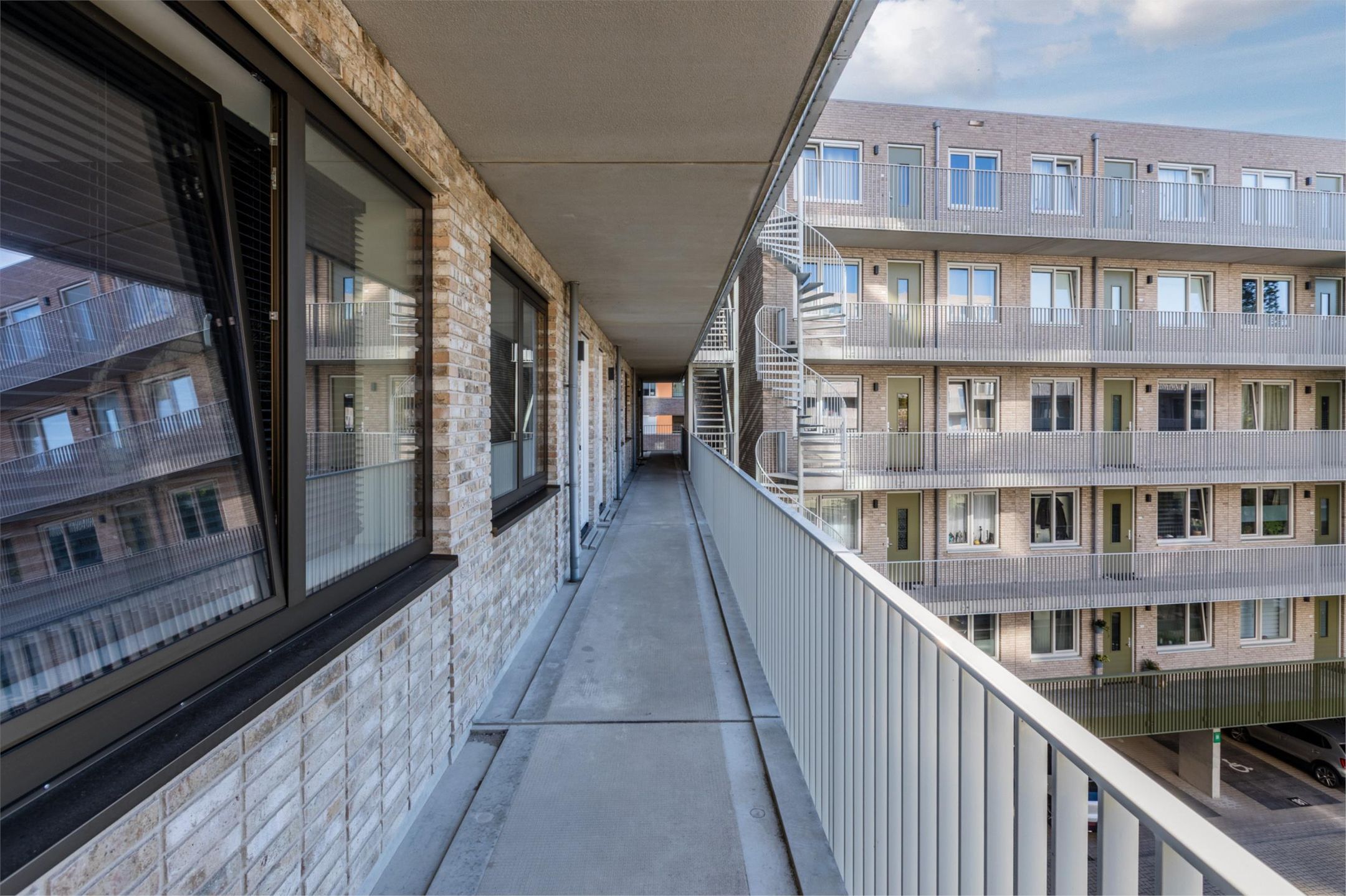 Foto 15 van Waalbandijk 247