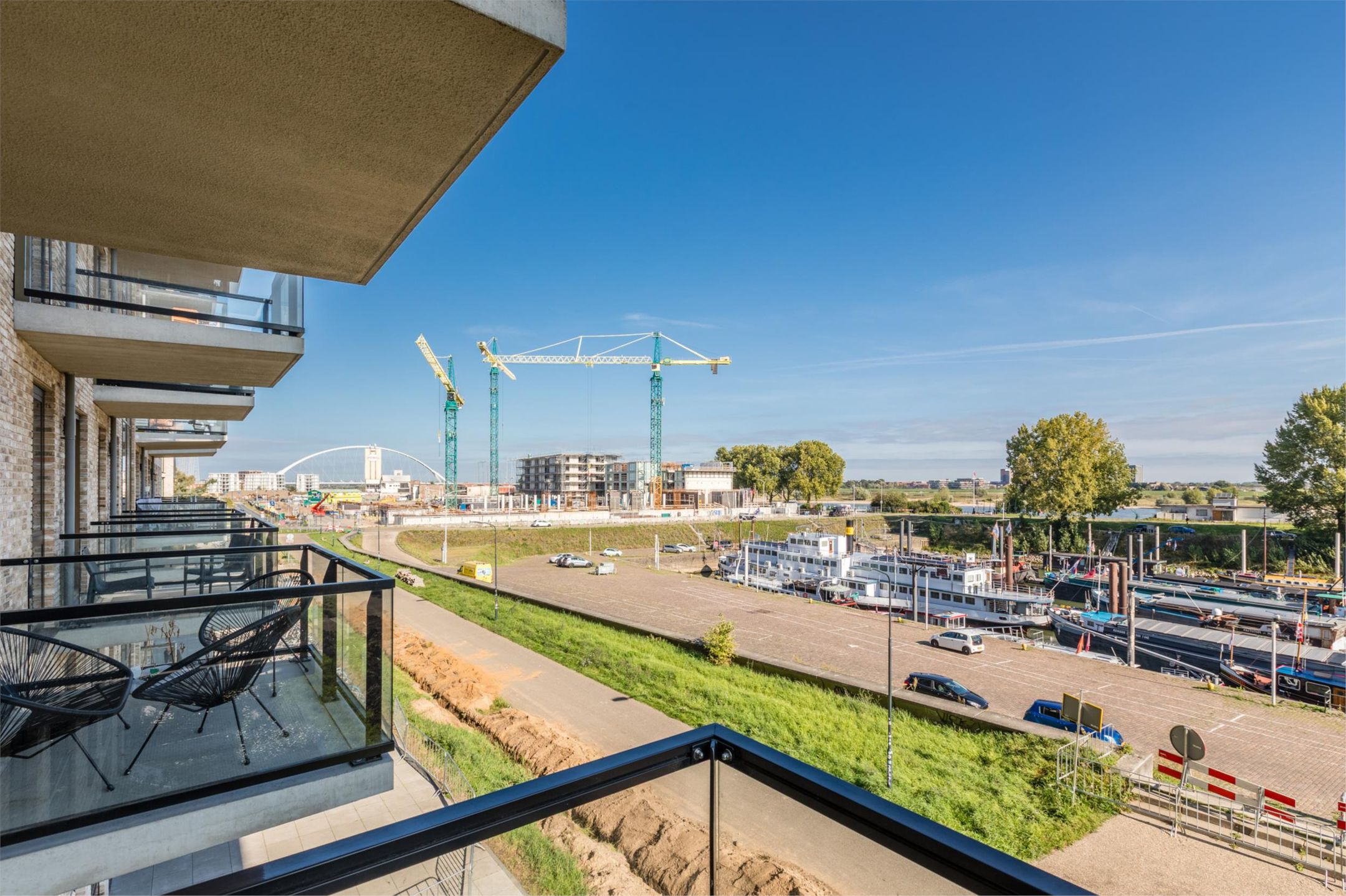 Foto 39 van Waalbandijk 247