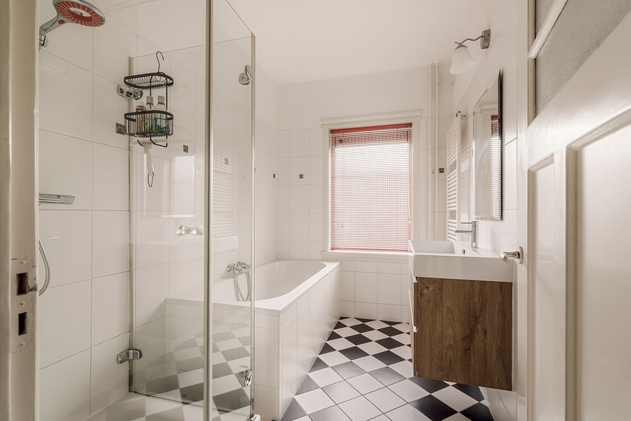 Foto 36 van Leidsevaart 302