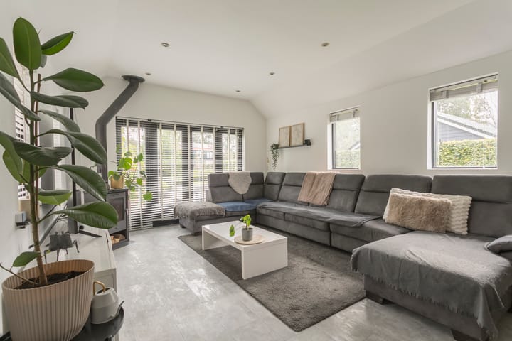 Photo 4 of Koningin Julianaweg 25