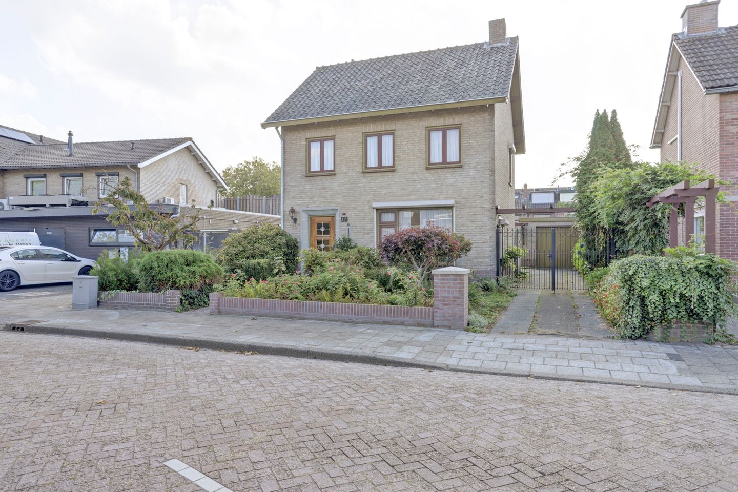 Photo 4 of Langendijkstraat 1-A