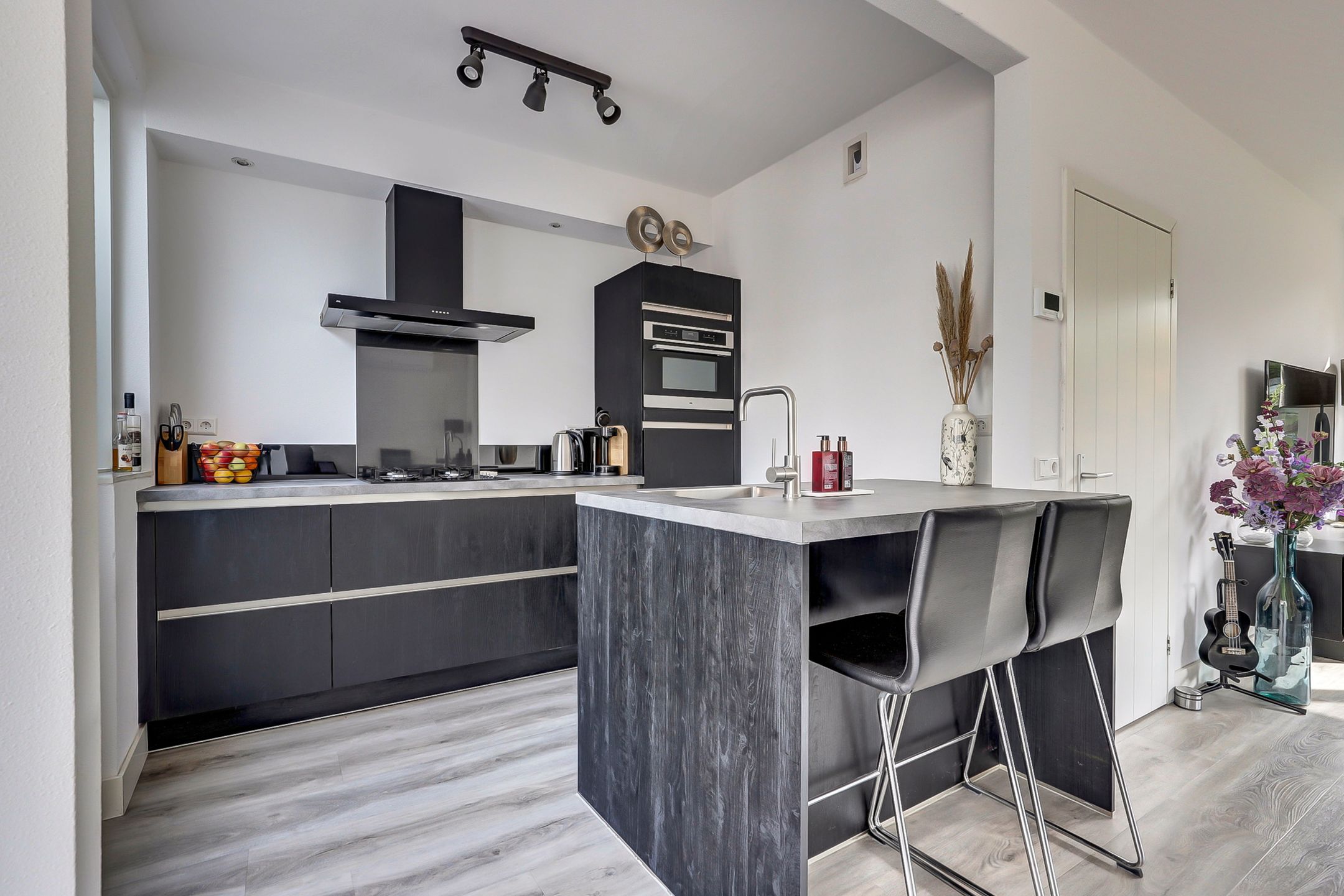 Foto 9 van Spaarlingsstraat 1