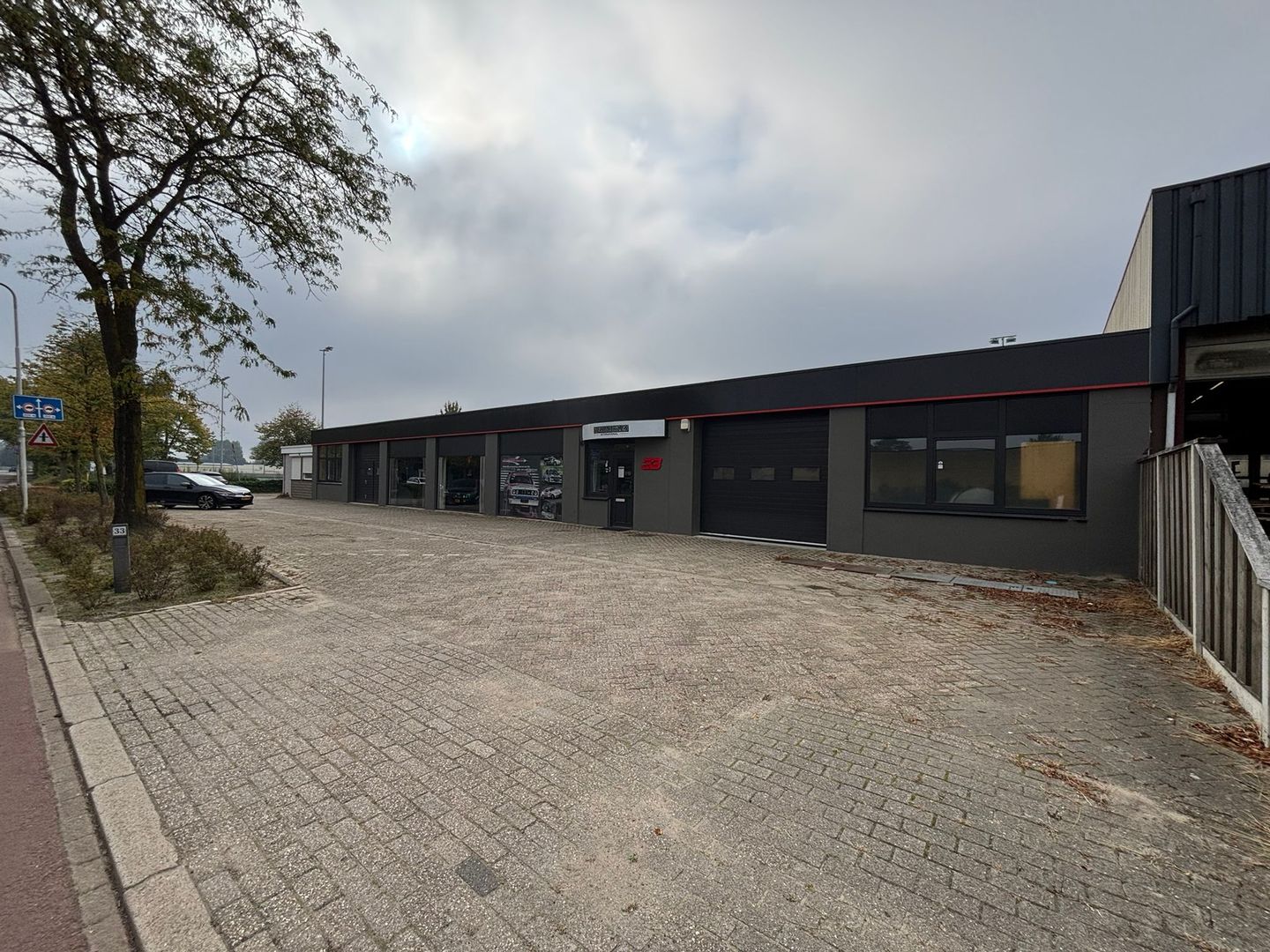 Bekijk foto 2 van Wheeweg 33