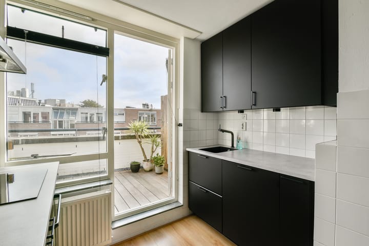 Foto 13 van Riouwstraat 55-E