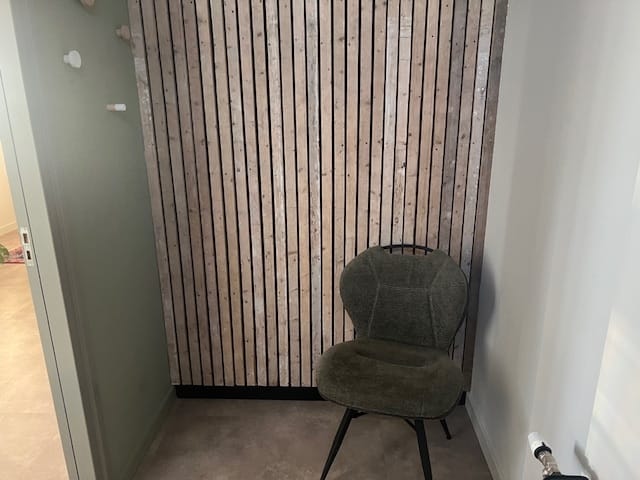 View photo 5 of Heeseind 66