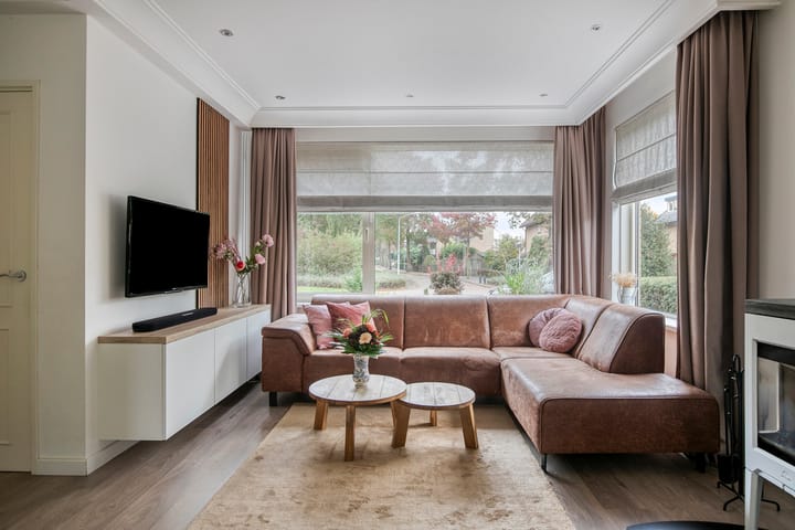 Photo 11 of Jan van Riebeeckstraat 23