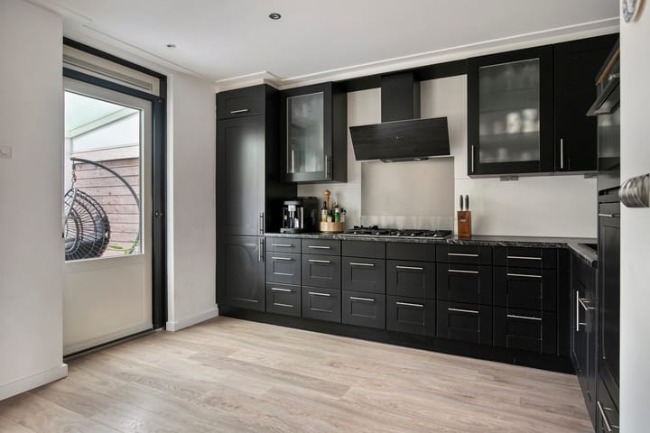 Photo 16 of Jan van Riebeeckstraat 23