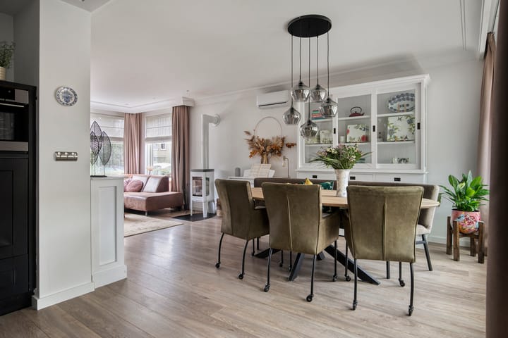 Photo 18 of Jan van Riebeeckstraat 23