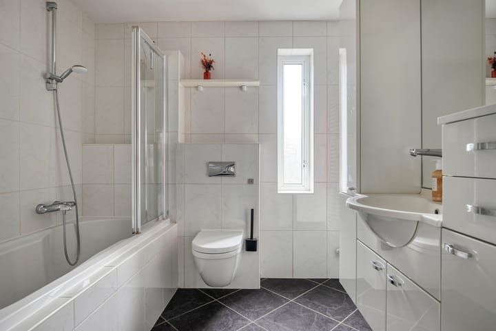 Photo 27 of Jan van Riebeeckstraat 23