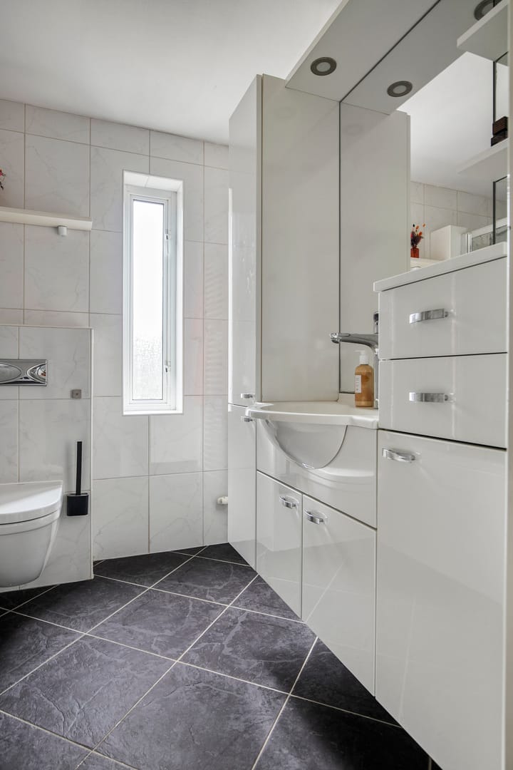 Photo 28 of Jan van Riebeeckstraat 23