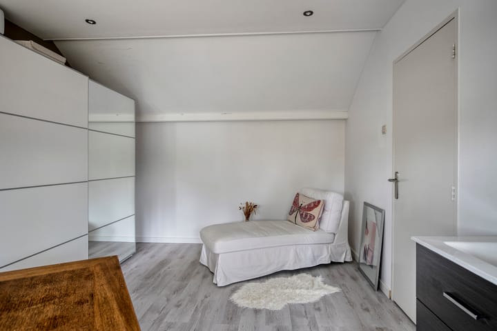 Photo 33 of Jan van Riebeeckstraat 23