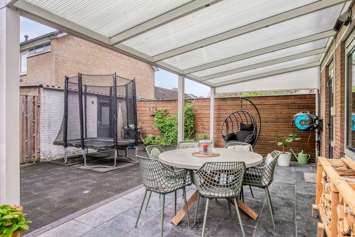 Photo 36 of Jan van Riebeeckstraat 23