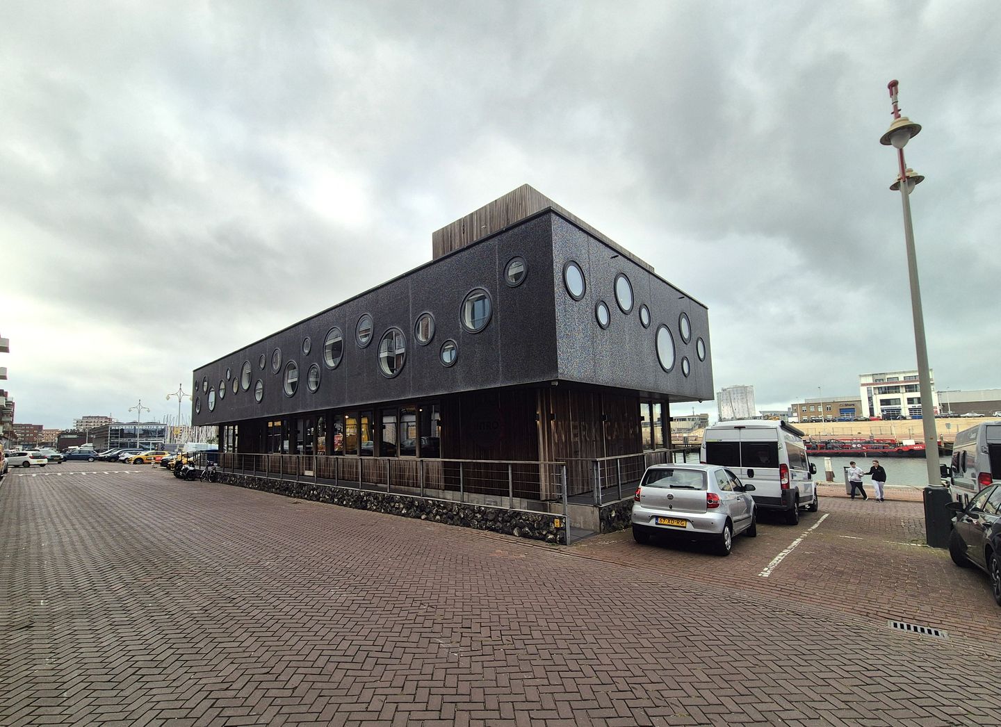 View photo 4 of Dr. Lelykade 3-D
