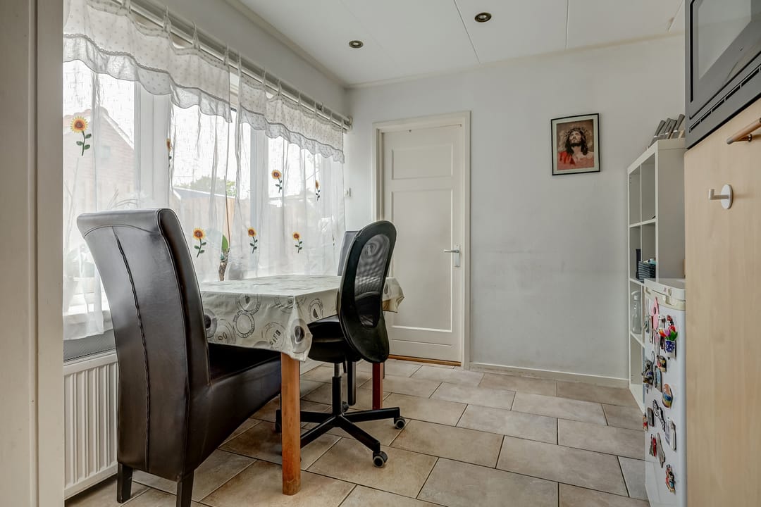 Photo 8 of Burgemeester van der Havestraat 53