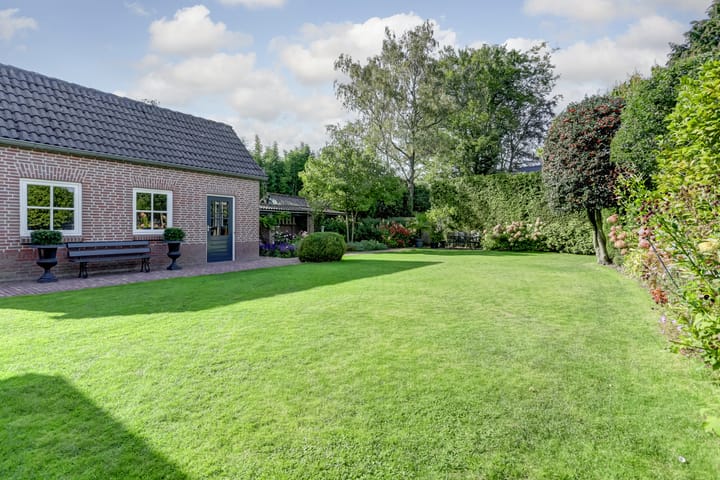 Foto 42 van Bieshof 1