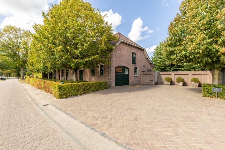 Hondseind 7, Alphen (NB)