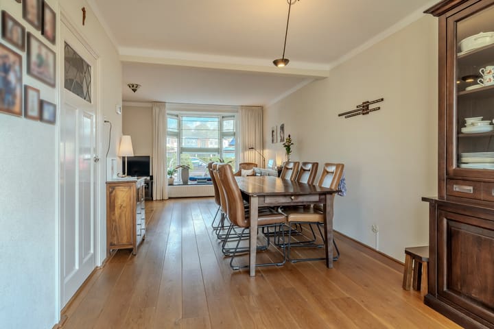 Foto 11 van Meerlaan 9