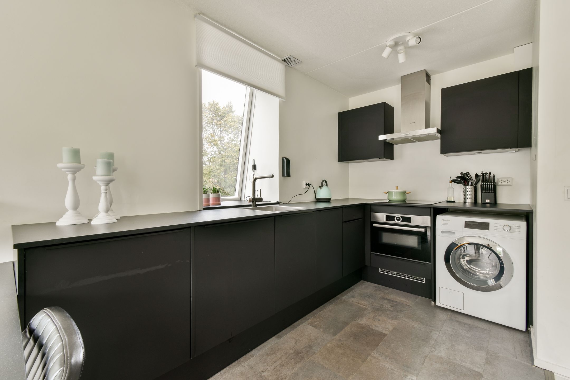 Photo 12 of Parkweg 17-W