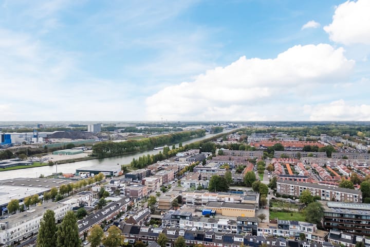 Foto 64 van F. Koolhovenstraat 32