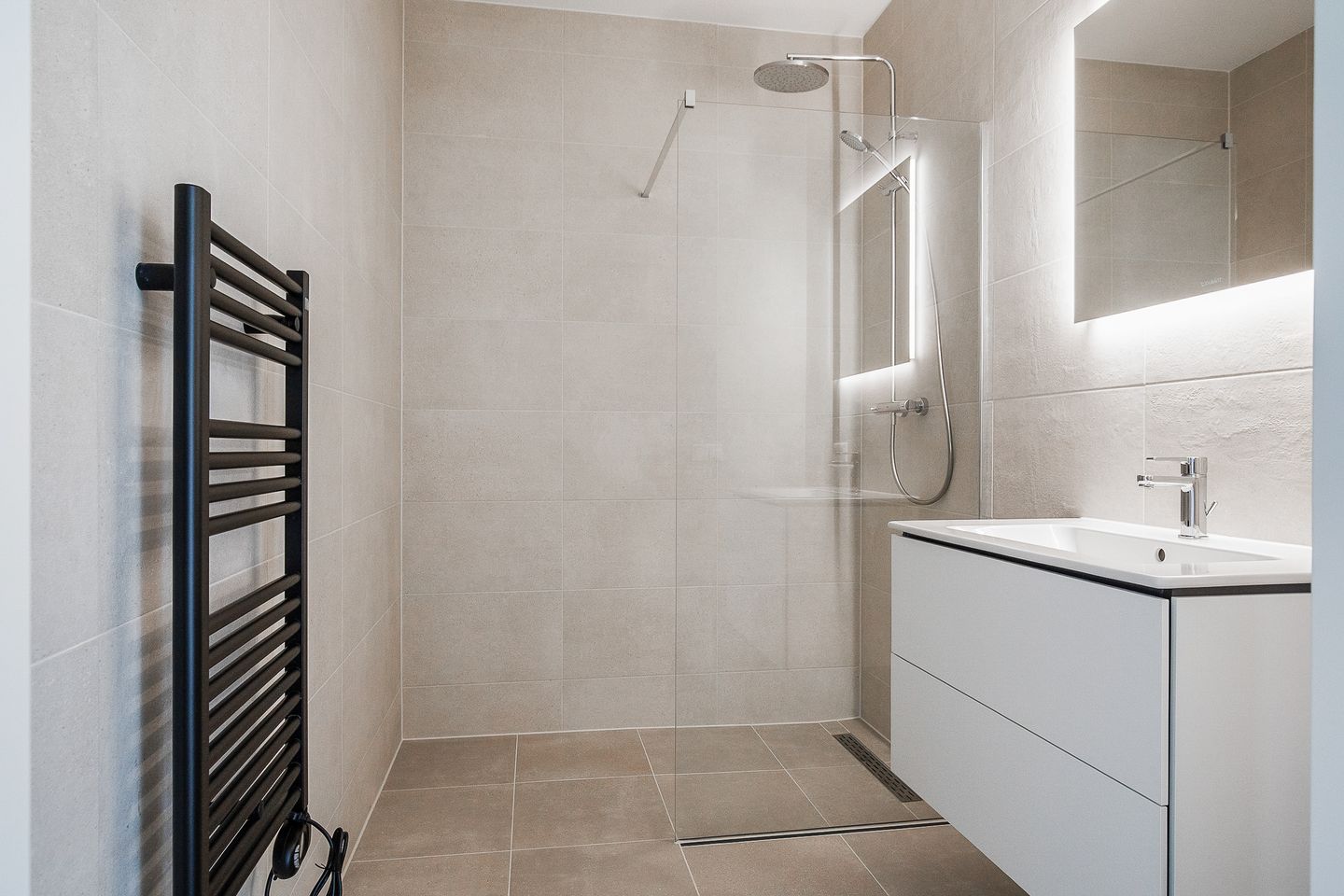 Photo 4 of Mies van der Rohestraat 301