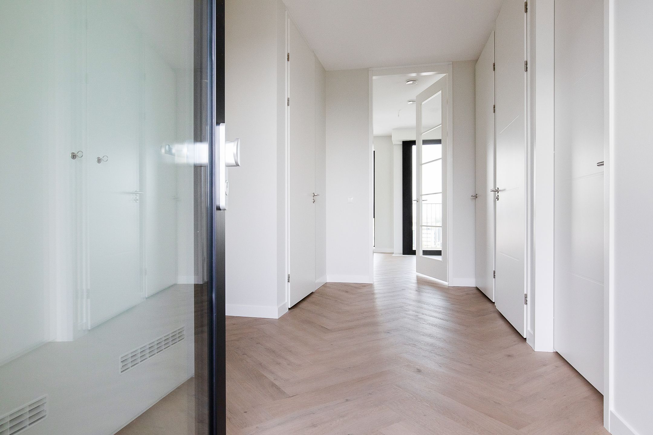 Photo 9 of Mies van der Rohestraat 301