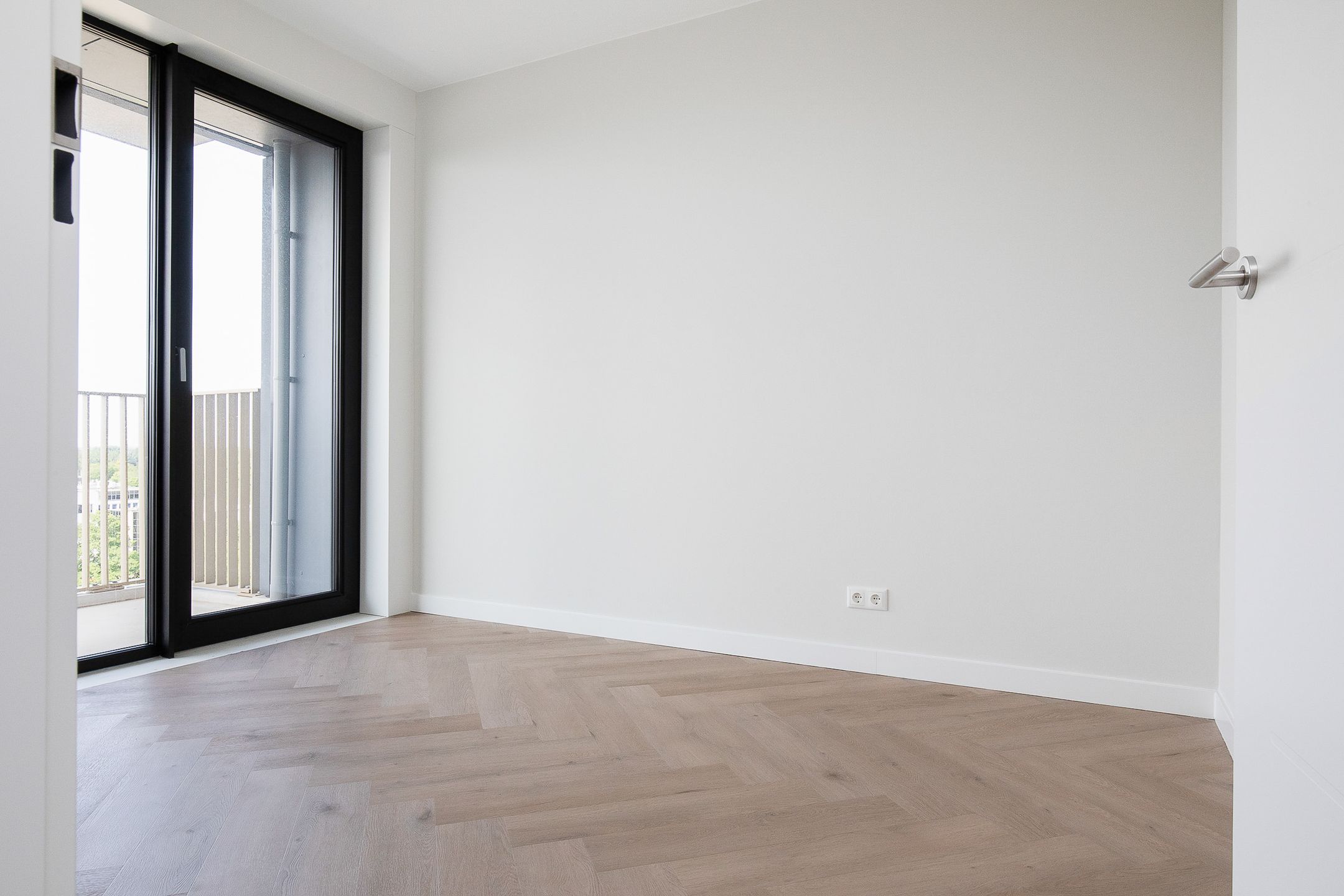 Photo 15 of Mies van der Rohestraat 301